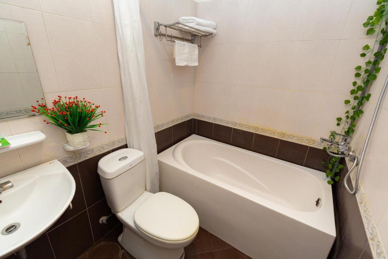 The Ky Moi Hotel Hanoi Bagian luar foto